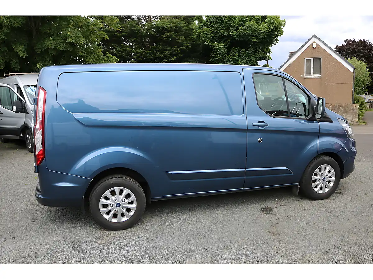Used 2019 Ford Transit Custom Limited Blue - Interior and Exterior details 10