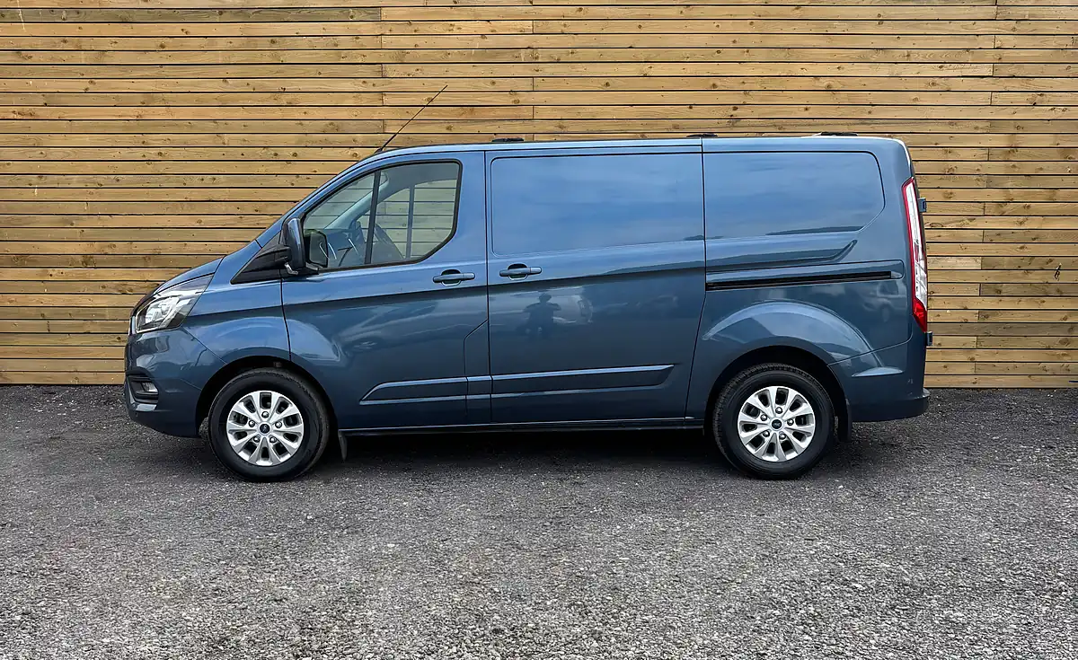 Used 2019 Ford Transit Custom Limited Blue - Interior and Exterior details 19