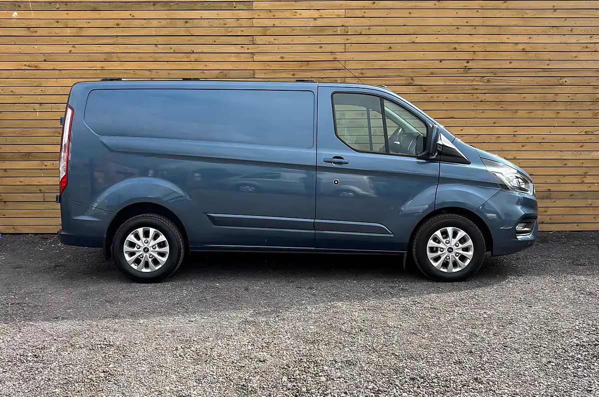 Used 2019 Ford Transit Custom Limited Blue - Interior and Exterior details 3