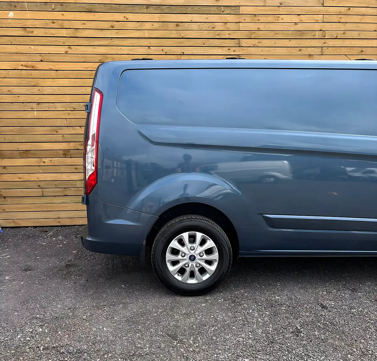 Used 2019 Ford Transit Custom Limited Blue - Interior and Exterior details 7