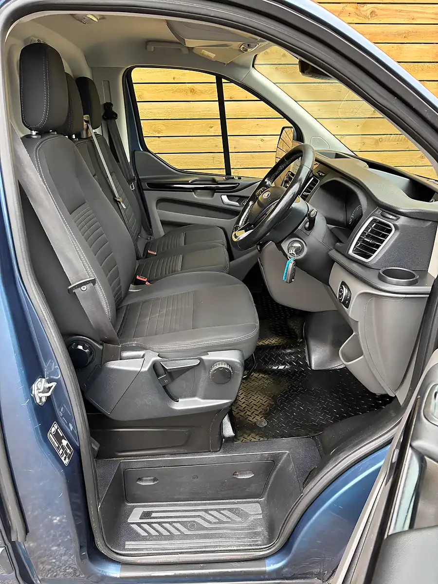 Used 2019 Ford Transit Custom Limited Blue - Interior and Exterior details 13