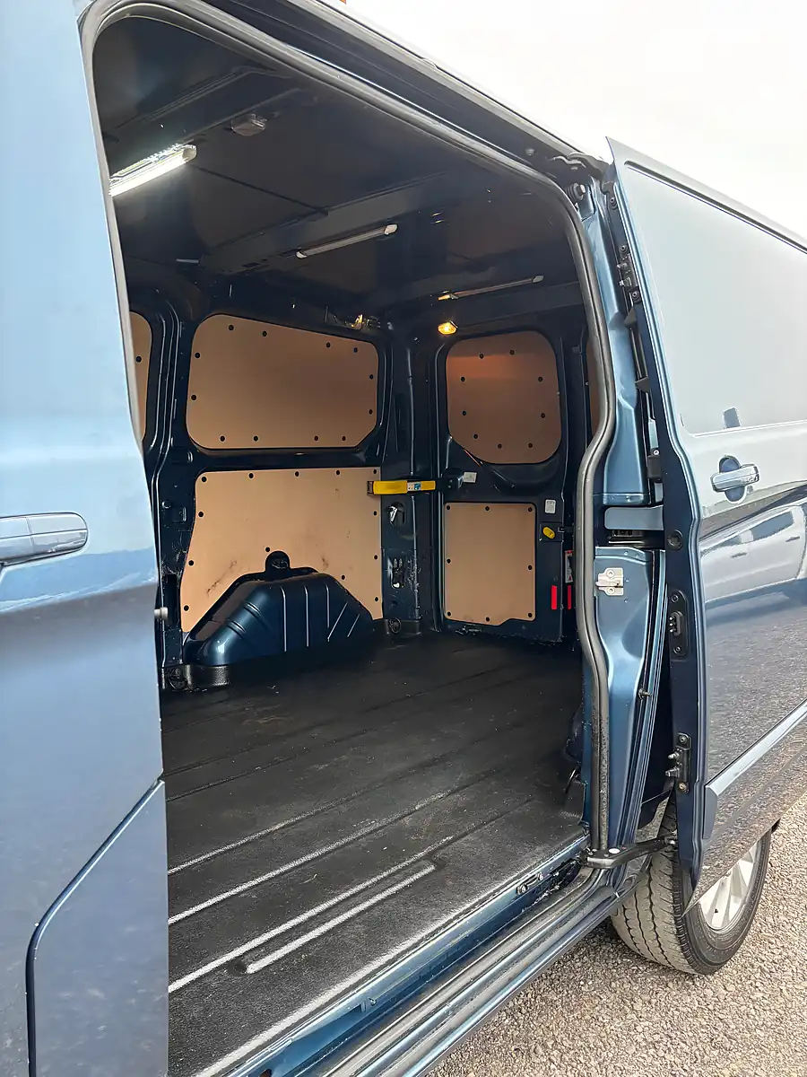 Used 2019 Ford Transit Custom Limited Blue - Interior and Exterior details 19