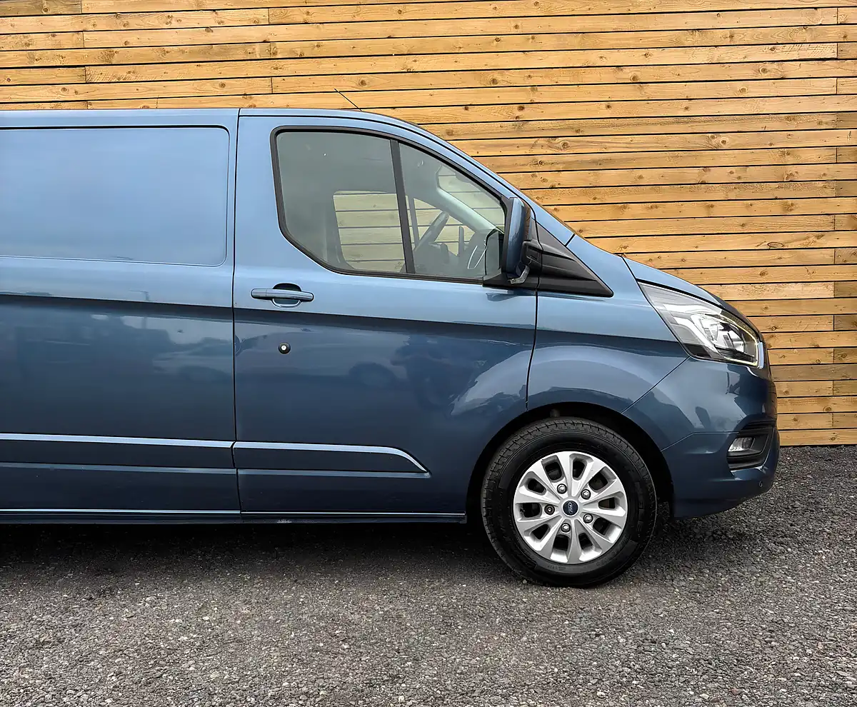 Used 2019 Ford Transit Custom Limited Blue - Interior and Exterior details 3