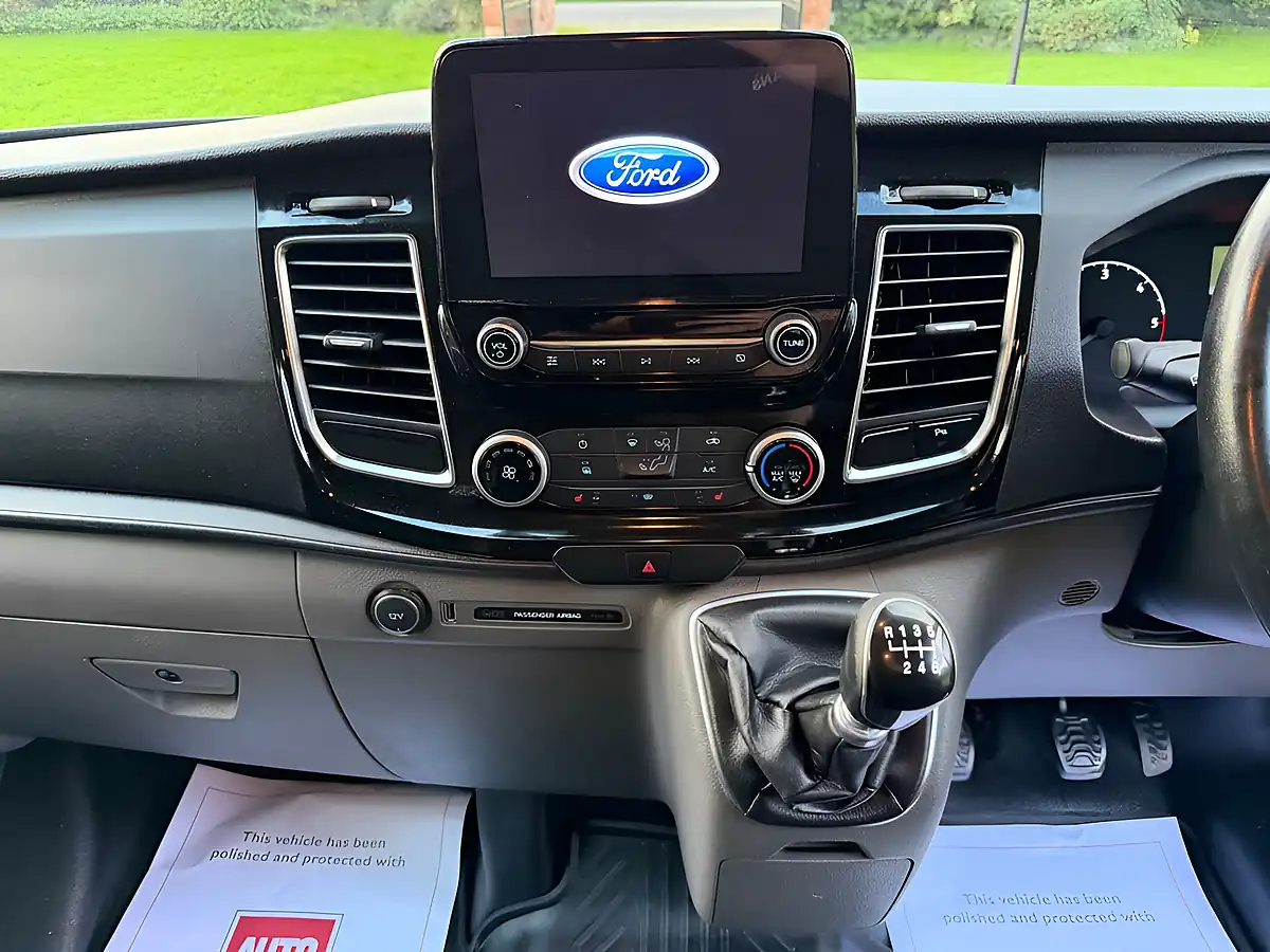 Used 2019 Ford Transit Custom Limited Blue - Interior and Exterior details 11
