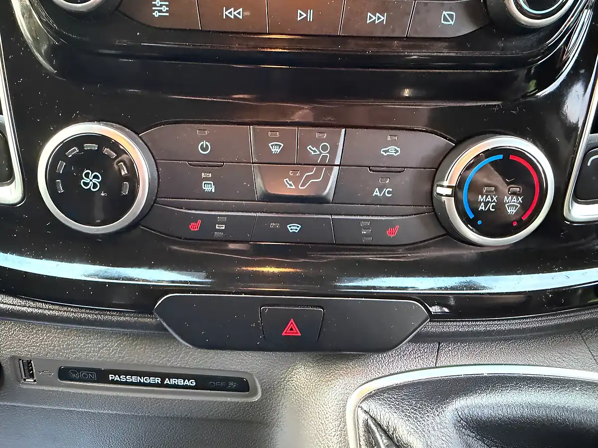Used 2019 Ford Transit Custom Limited Blue - Interior and Exterior details 14