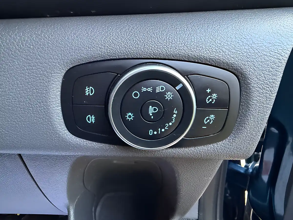 Used 2019 Ford Transit Custom Limited Blue - Interior and Exterior details 15