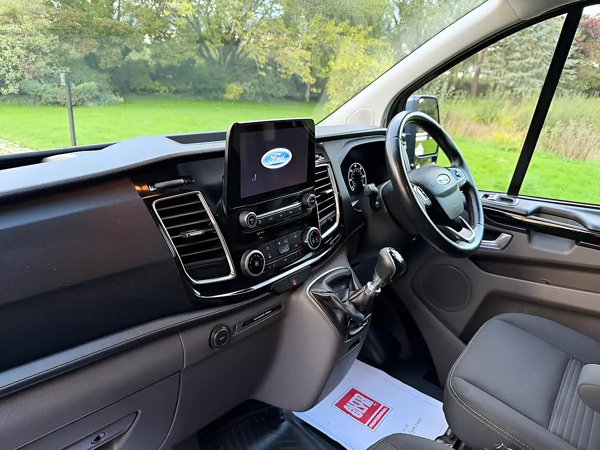 Used 2019 Ford Transit Custom Limited Blue - Interior and Exterior details 16