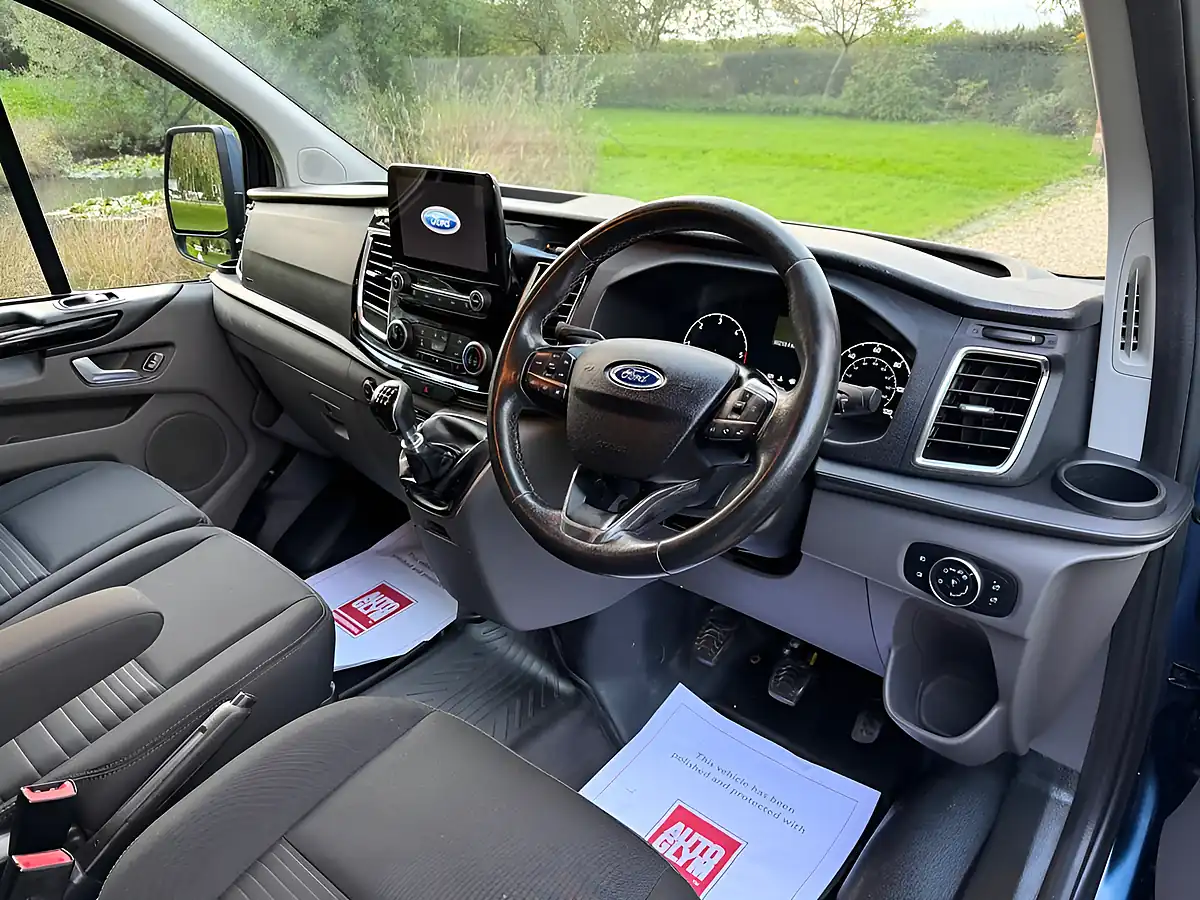 Used 2019 Ford Transit Custom Limited Blue - Interior and Exterior details 9