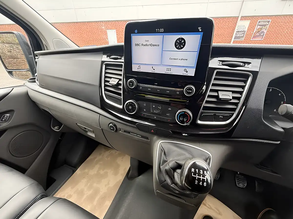 Used 2019 Ford Transit Custom Limited Crew Cab Black - Interior and Exterior details 18