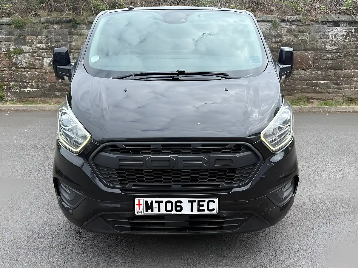 Used 2019 Ford Transit Custom Limited Crew Cab Black - Interior and Exterior details 2