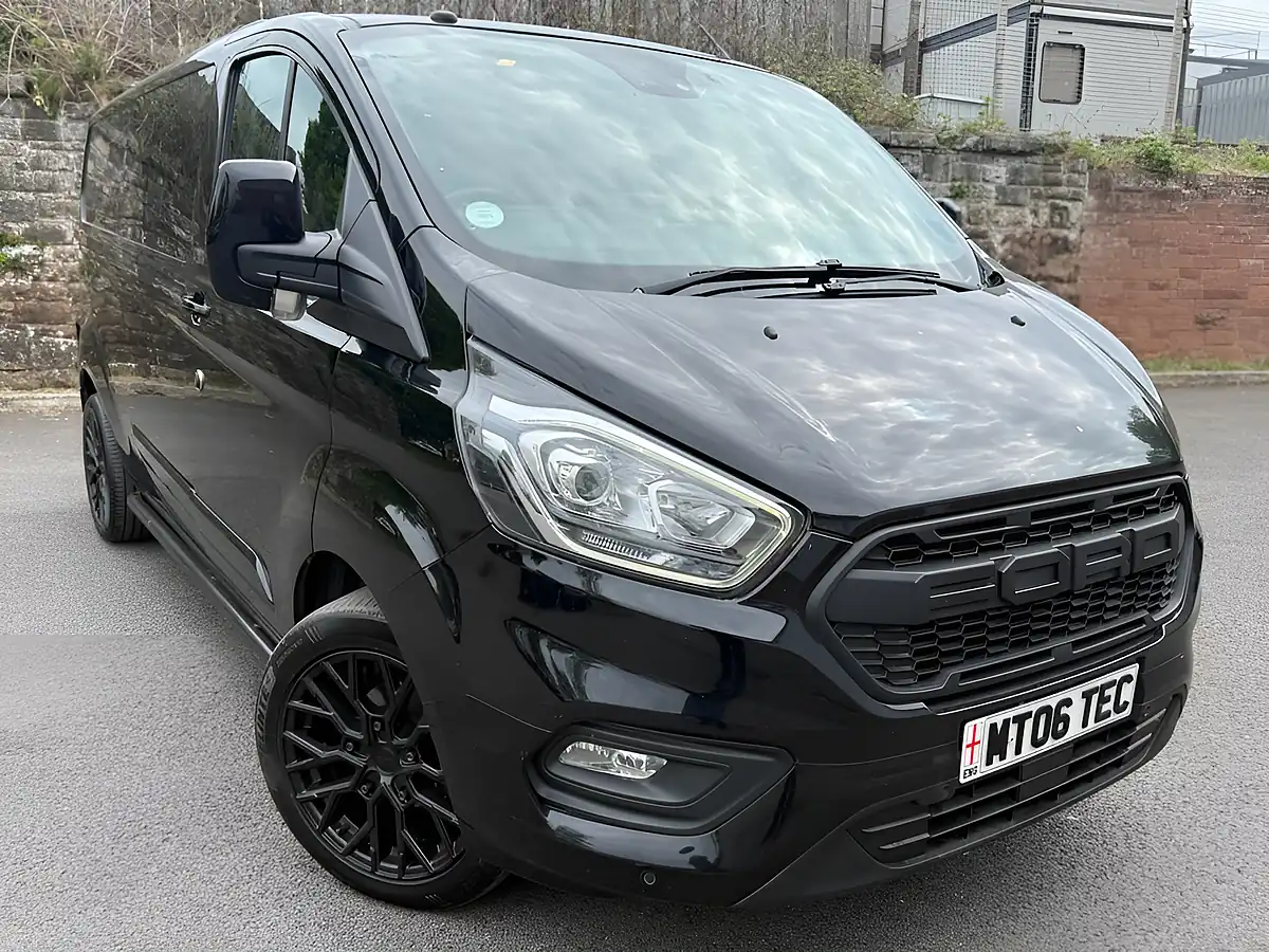 Used 2019 Ford Transit Custom Limited Crew Cab Black - Interior and Exterior details 3