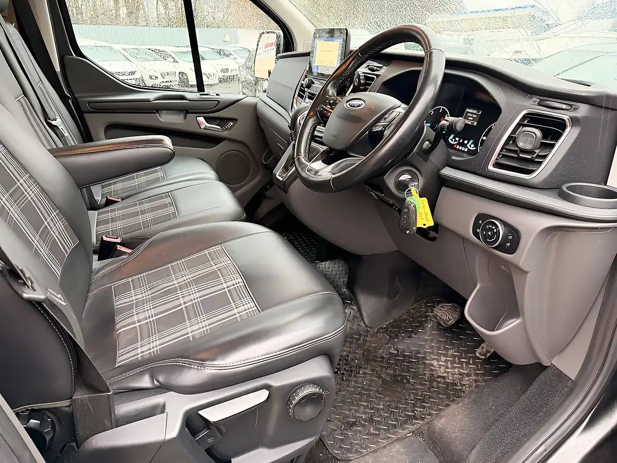 Used 2019 Ford Transit Custom Limited Crew Van Double Cab Grey - Interior and Exterior details 19