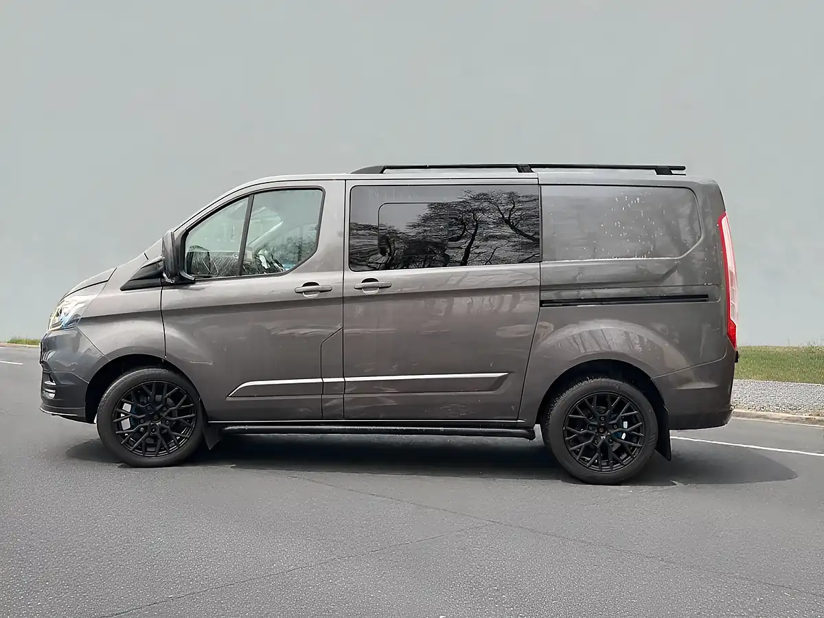 Used 2019 Ford Transit Custom Limited Crew Van Double Cab Grey - Interior and Exterior details 3