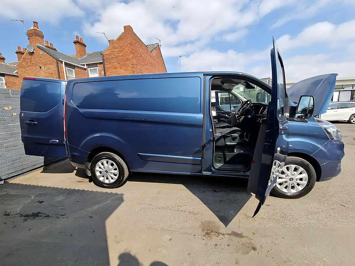 Used 2019 Ford Transit Custom Limited L1 H1 Blue - Interior and Exterior details 15