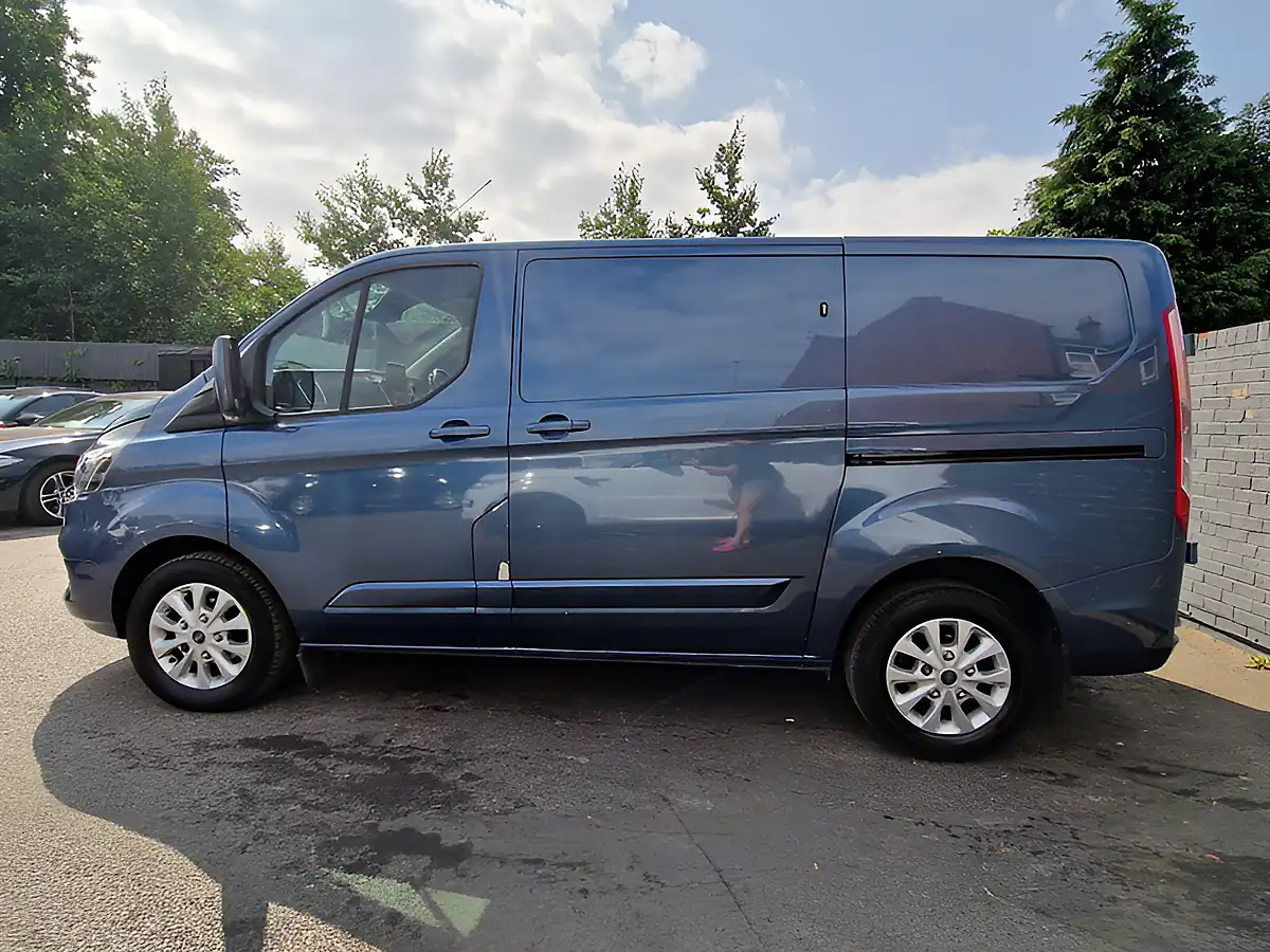 Used 2019 Ford Transit Custom Limited L1 H1 Blue - Interior and Exterior details 6