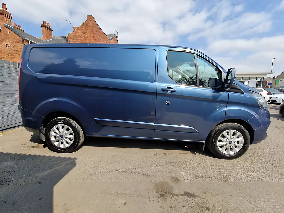 Used 2019 Ford Transit Custom Limited L1 H1 Blue - Interior and Exterior details 7