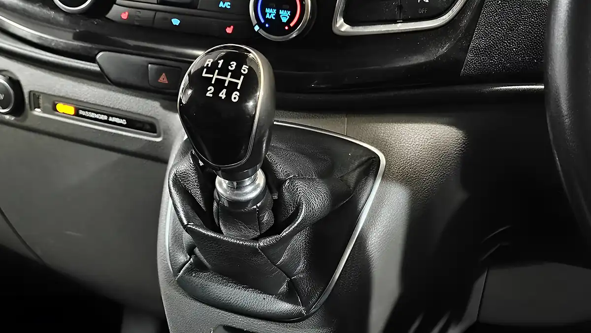 Used 2019 Ford Transit Custom Limited Moondust Silver - Interior and Exterior details 17