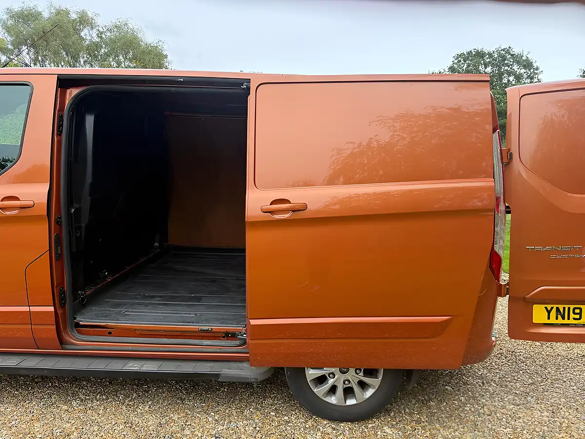 Used 2019 Ford Transit Custom Limited Orange - Interior and Exterior details 18
