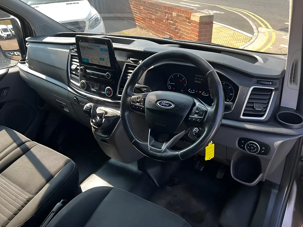 Used 2019 Ford Transit Custom Limited Silver - Interior and Exterior details 12