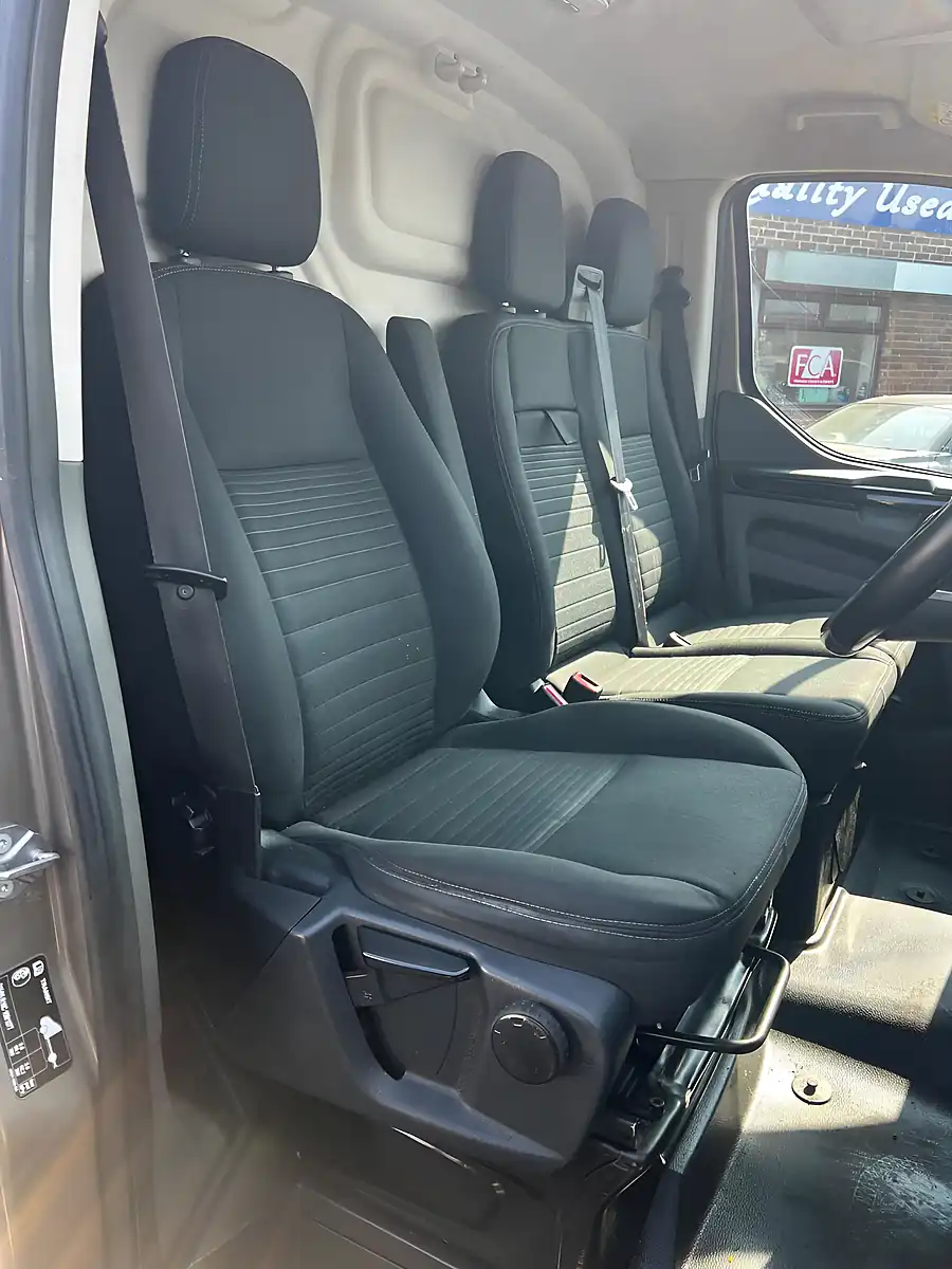Used 2019 Ford Transit Custom Limited Silver - Interior and Exterior details 20