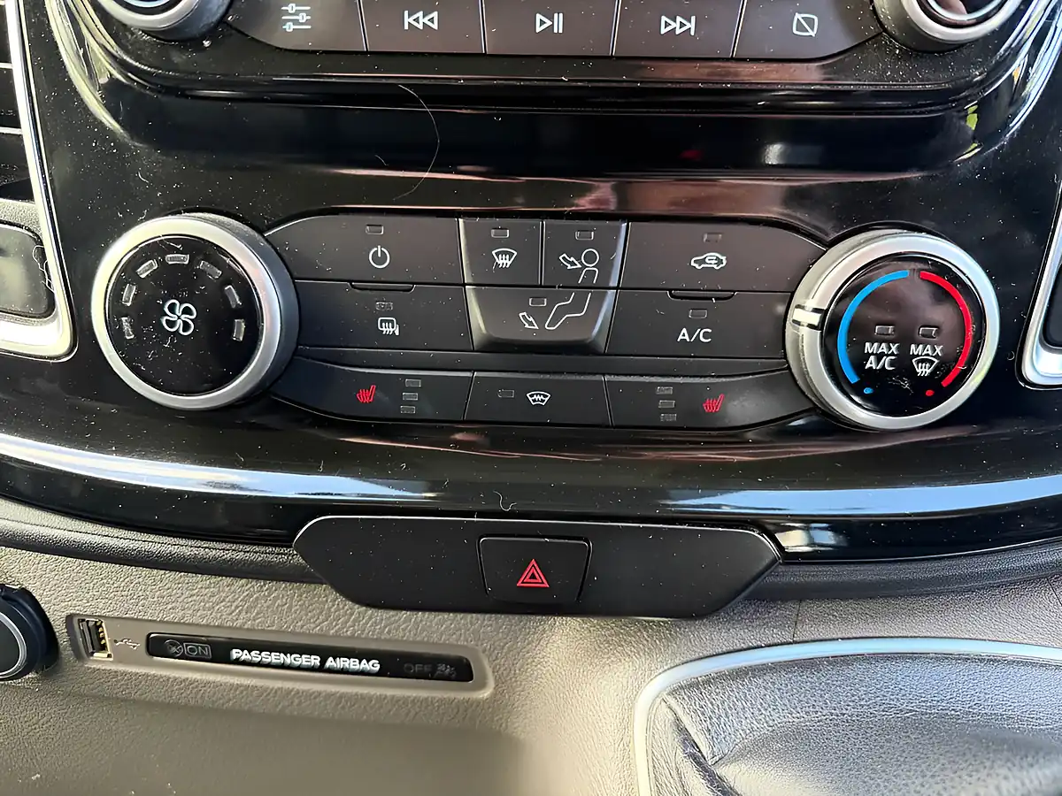 Used 2019 Ford Transit Custom Limited White - Interior and Exterior details 13