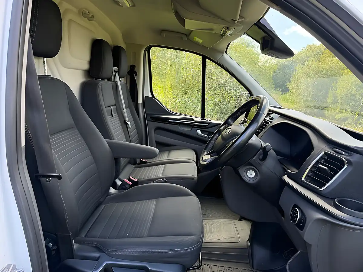 Used 2019 Ford Transit Custom Limited White - Interior and Exterior details 15