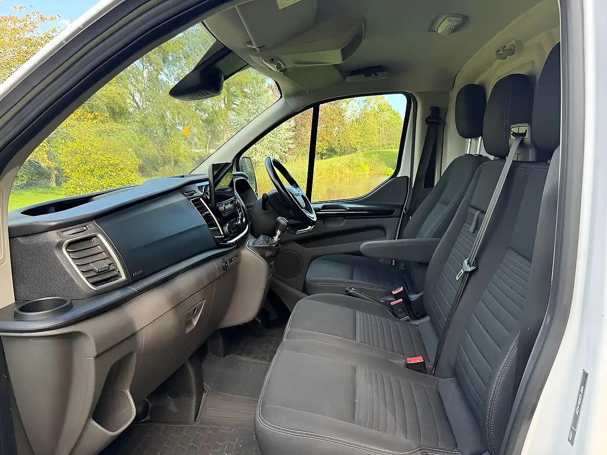 Used 2019 Ford Transit Custom Limited White - Interior and Exterior details 16