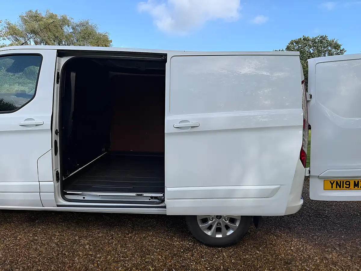 Used 2019 Ford Transit Custom Limited White - Interior and Exterior details 18