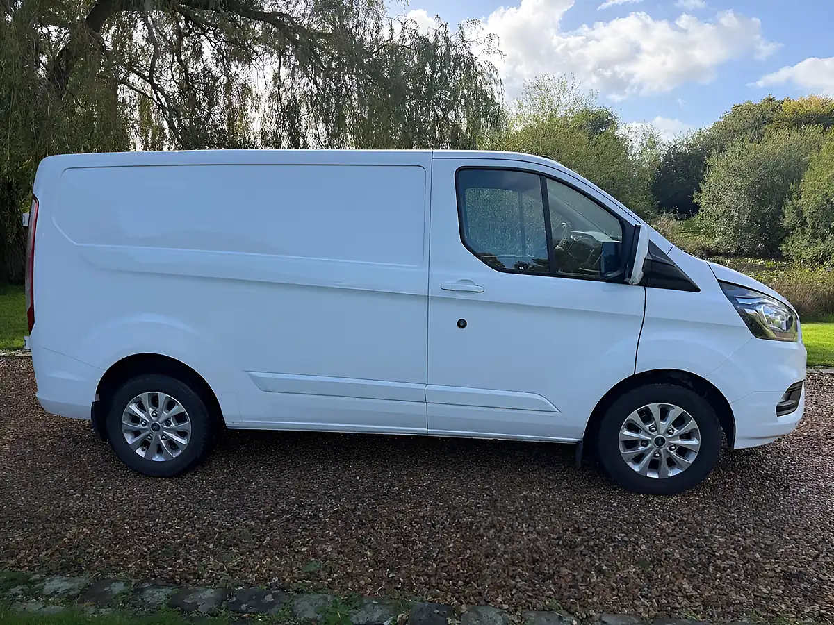 Used 2019 Ford Transit Custom Limited White - Interior and Exterior details 6