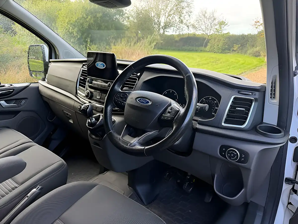 Used 2019 Ford Transit Custom Limited White - Interior and Exterior details 9