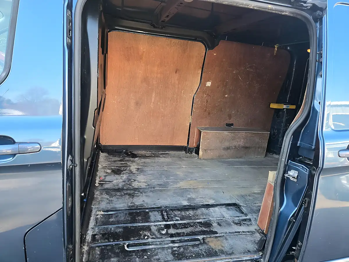 Used 2019 Ford Transit Custom Low Roof Limited Blue - Interior and Exterior details 5