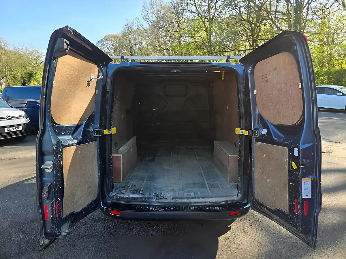 Used 2019 Ford Transit Custom Low Roof Limited Blue - Interior and Exterior details 8