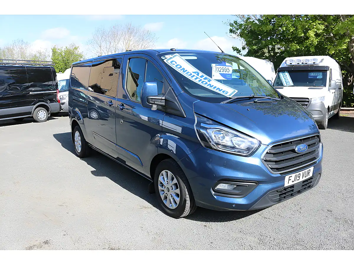Used 2019 Ford Transit Custom Lwb L2H1 Crew Cab Blue - Front View
