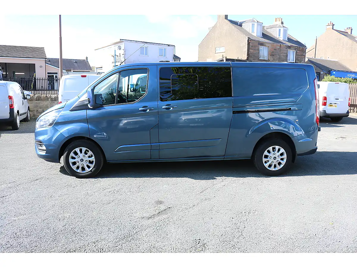 Used 2019 Ford Transit Custom Lwb L2H1 Crew Cab Blue - Interior and Exterior details 4