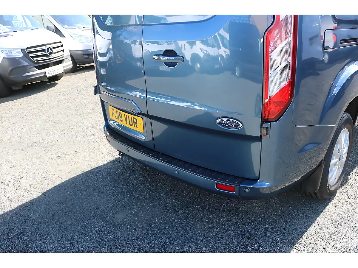 Used 2019 Ford Transit Custom Lwb L2H1 Crew Cab Blue - Interior and Exterior details 8