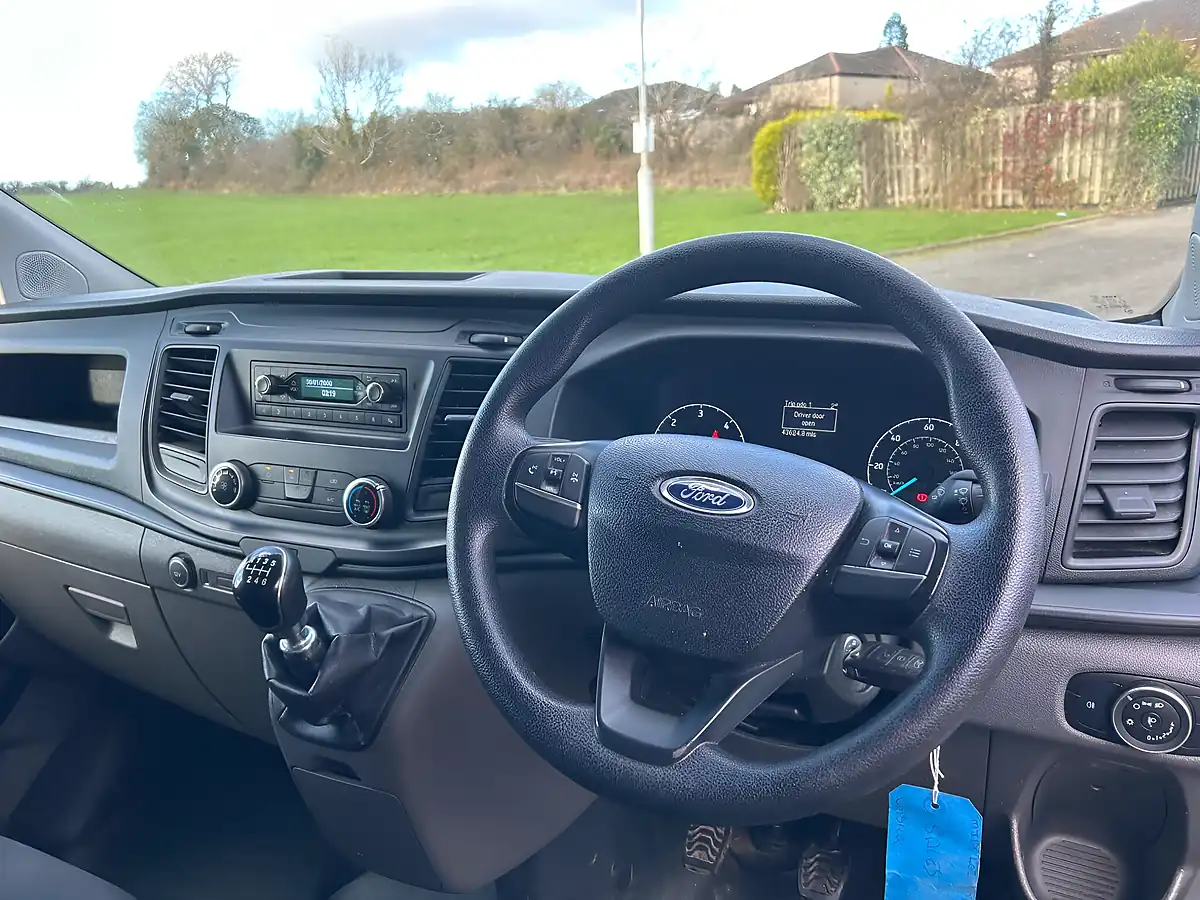 Used 2019 Ford Transit Custom Panel Van L1 H1 White - Interior and Exterior details 10