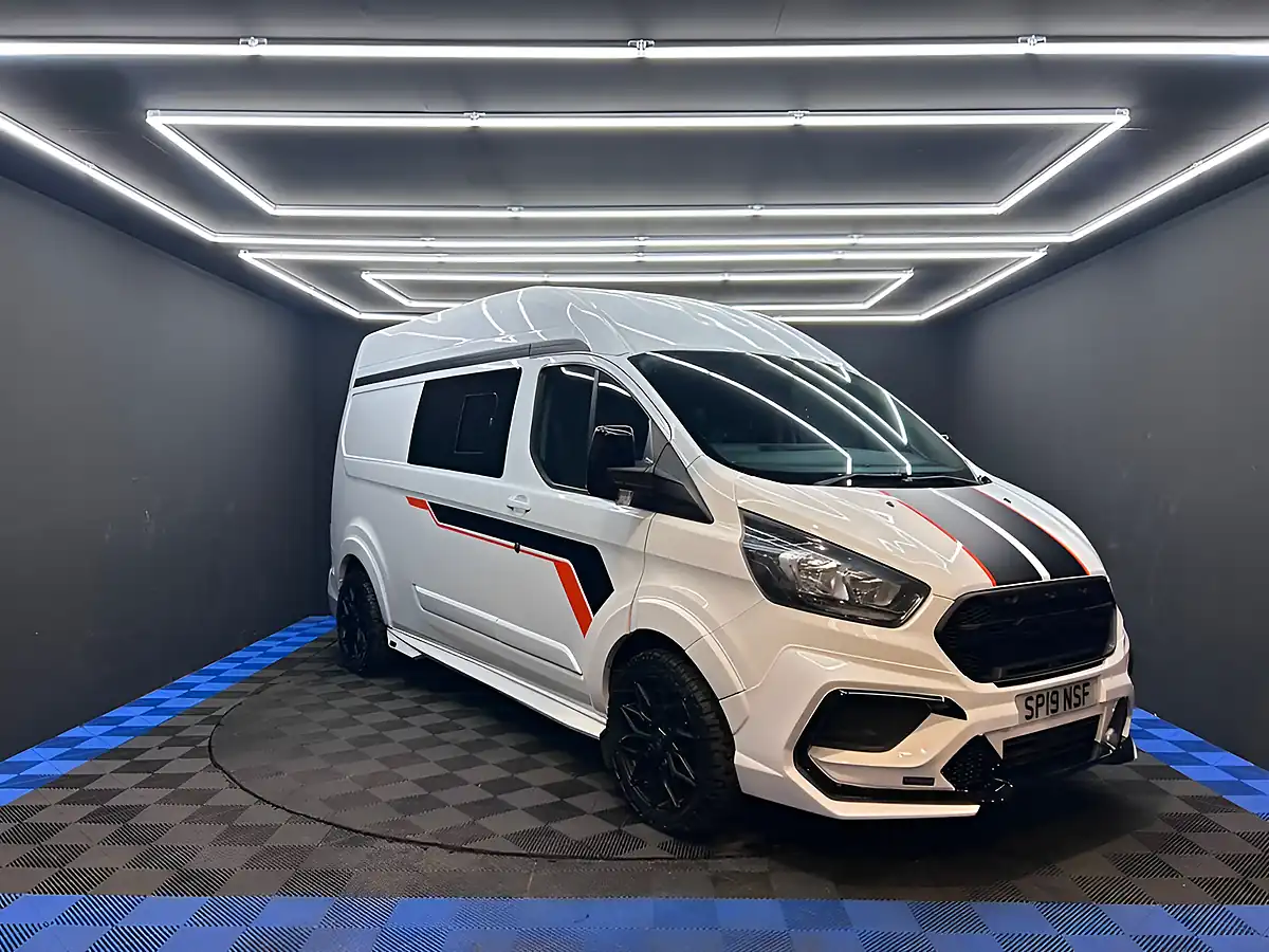 Used 2019 Ford Transit Custom Panel Van Pink - Front View