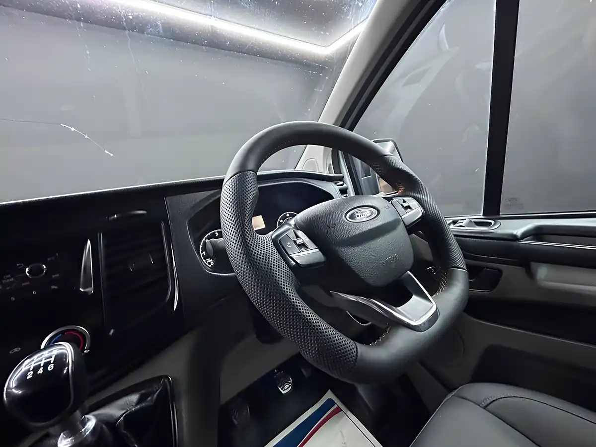 Used 2019 Ford Transit Custom Panel Van Pink - Interior and Exterior details 17