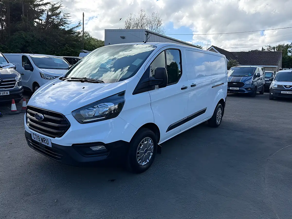 Used 2019 Ford Transit Custom Panel Van White - Front View