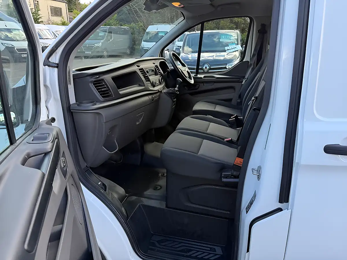 Used 2019 Ford Transit Custom Panel Van White - Interior and Exterior details 5