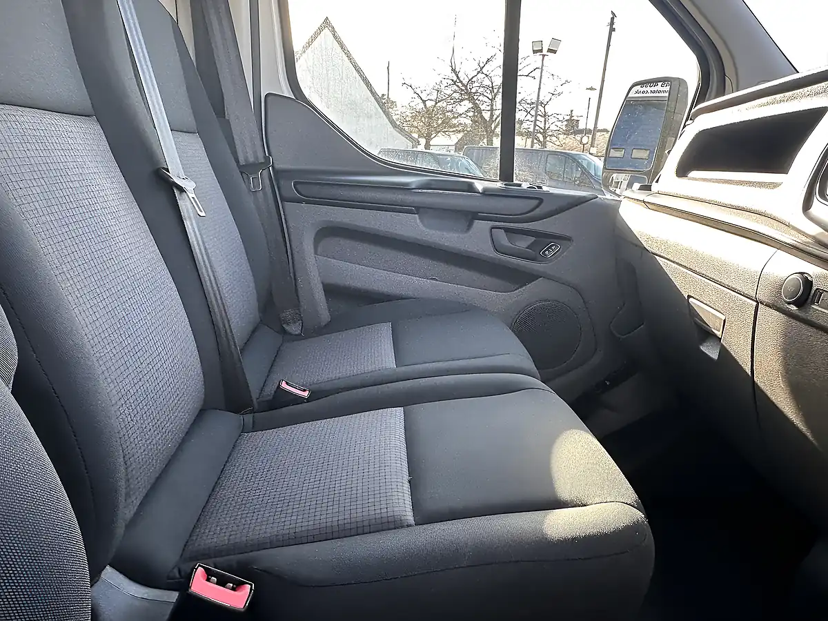 Used 2019 Ford Transit Custom Panel Van White - Interior and Exterior details 14