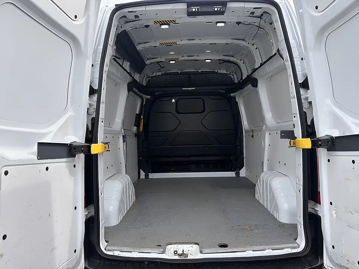 Used 2019 Ford Transit Custom Panel Van White - Interior and Exterior details 18