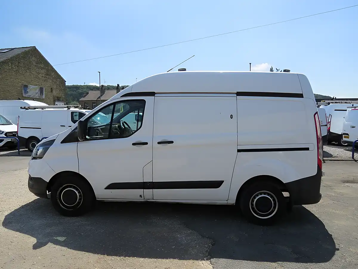 Used 2019 Ford Transit Custom Panel Van White - Interior and Exterior details 10