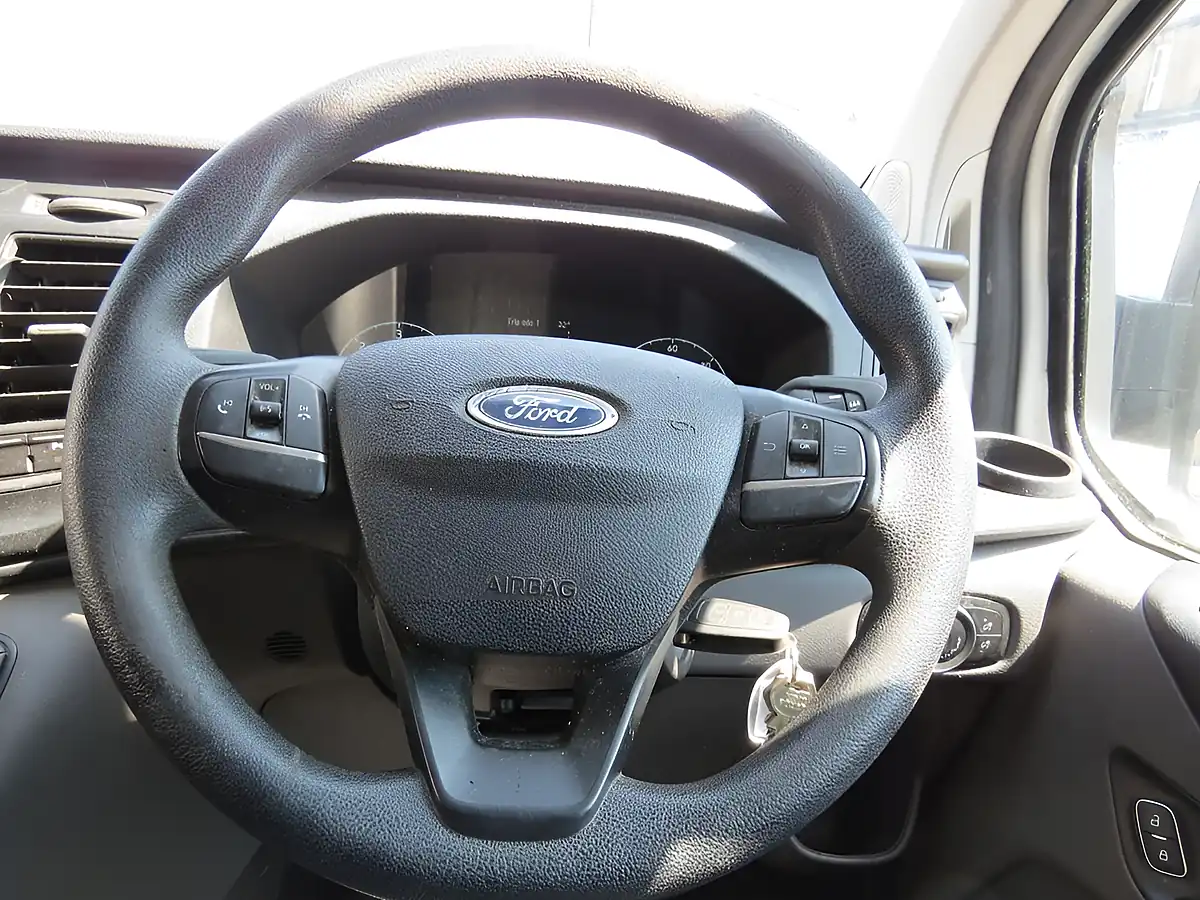 Used 2019 Ford Transit Custom Panel Van White - Interior and Exterior details 17