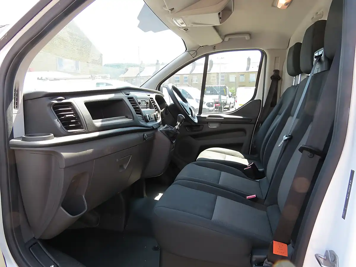 Used 2019 Ford Transit Custom Panel Van White - Interior and Exterior details 8