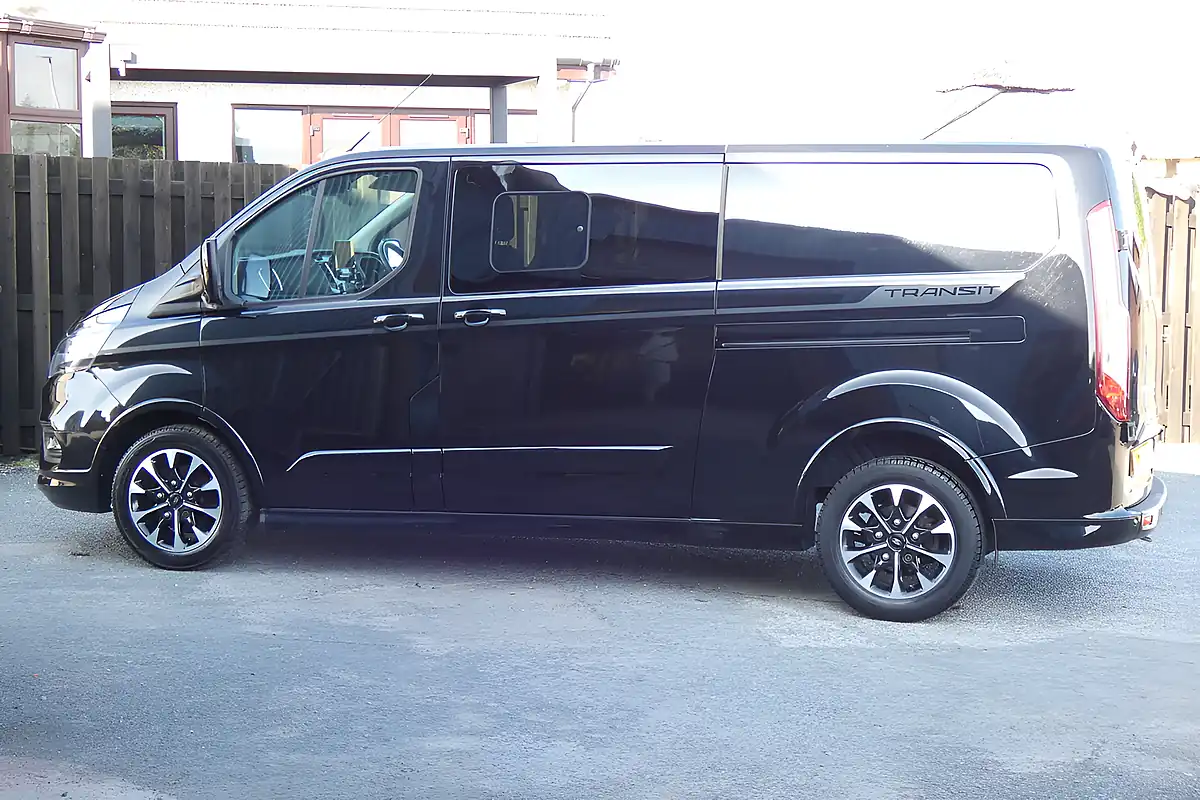 Used 2019 Ford Transit Custom Sport Black - Interior and Exterior details 5