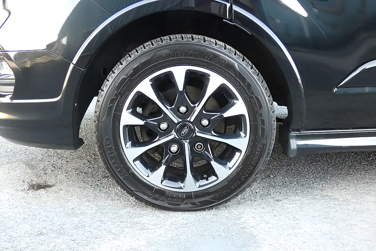Used 2019 Ford Transit Custom Sport Black - Interior and Exterior details 7