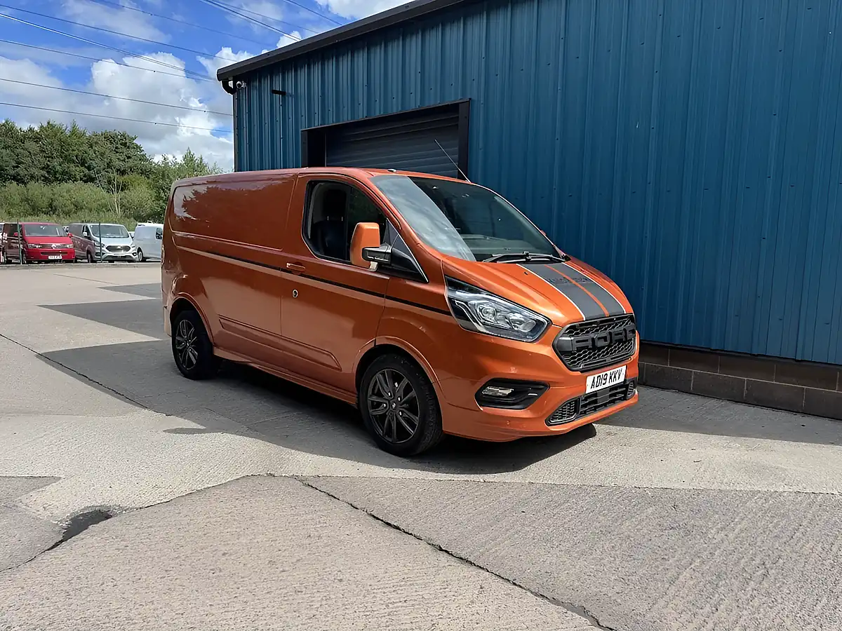 Used 2019 Ford Transit Custom Sport Orange - Front View