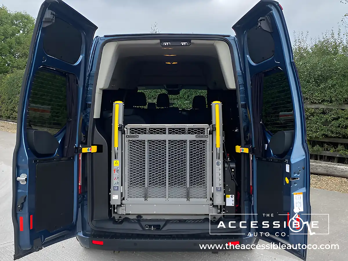 Used 2019 Ford Transit Custom Trend 7 SEAT + 1 Wheelchair Blue - Interior and Exterior details 11