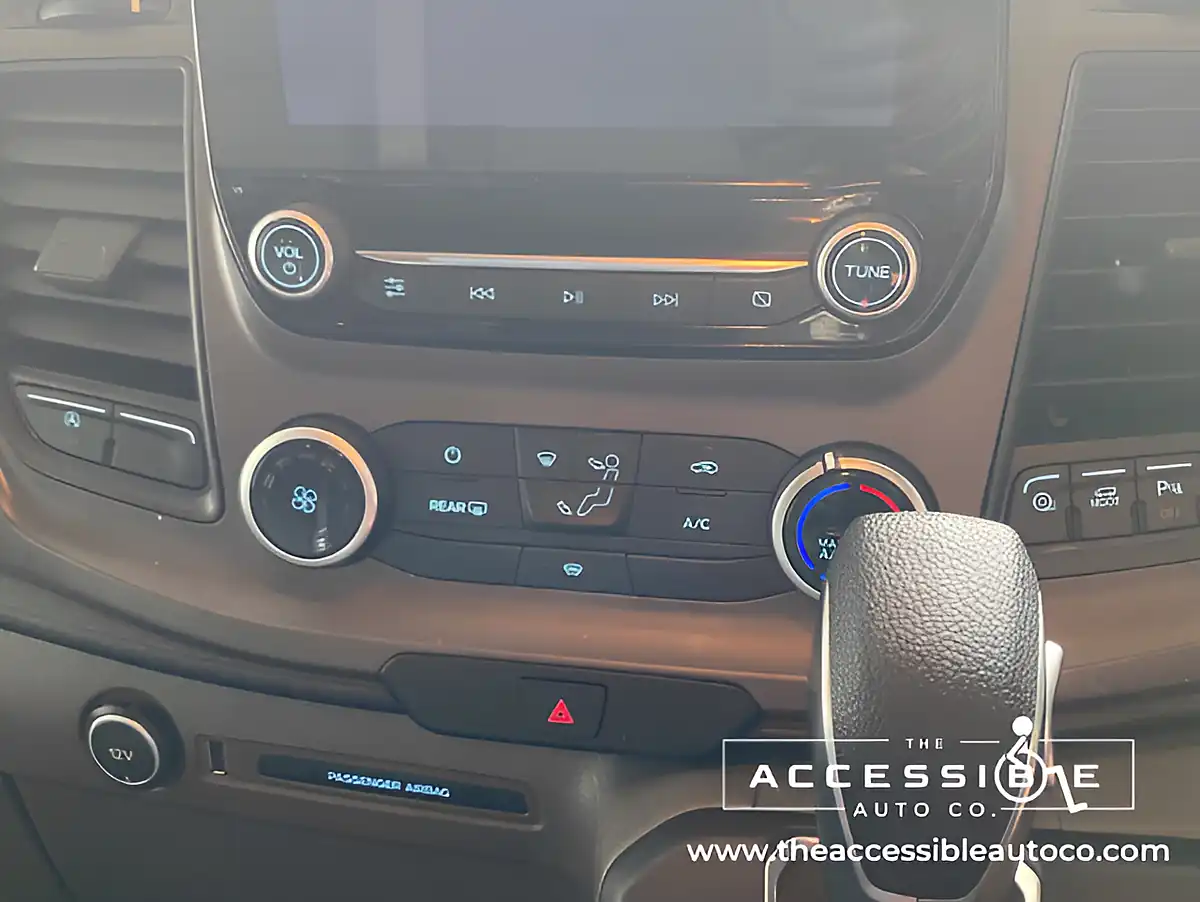 Used 2019 Ford Transit Custom Trend 7 SEAT + 1 Wheelchair Blue - Interior and Exterior details 13
